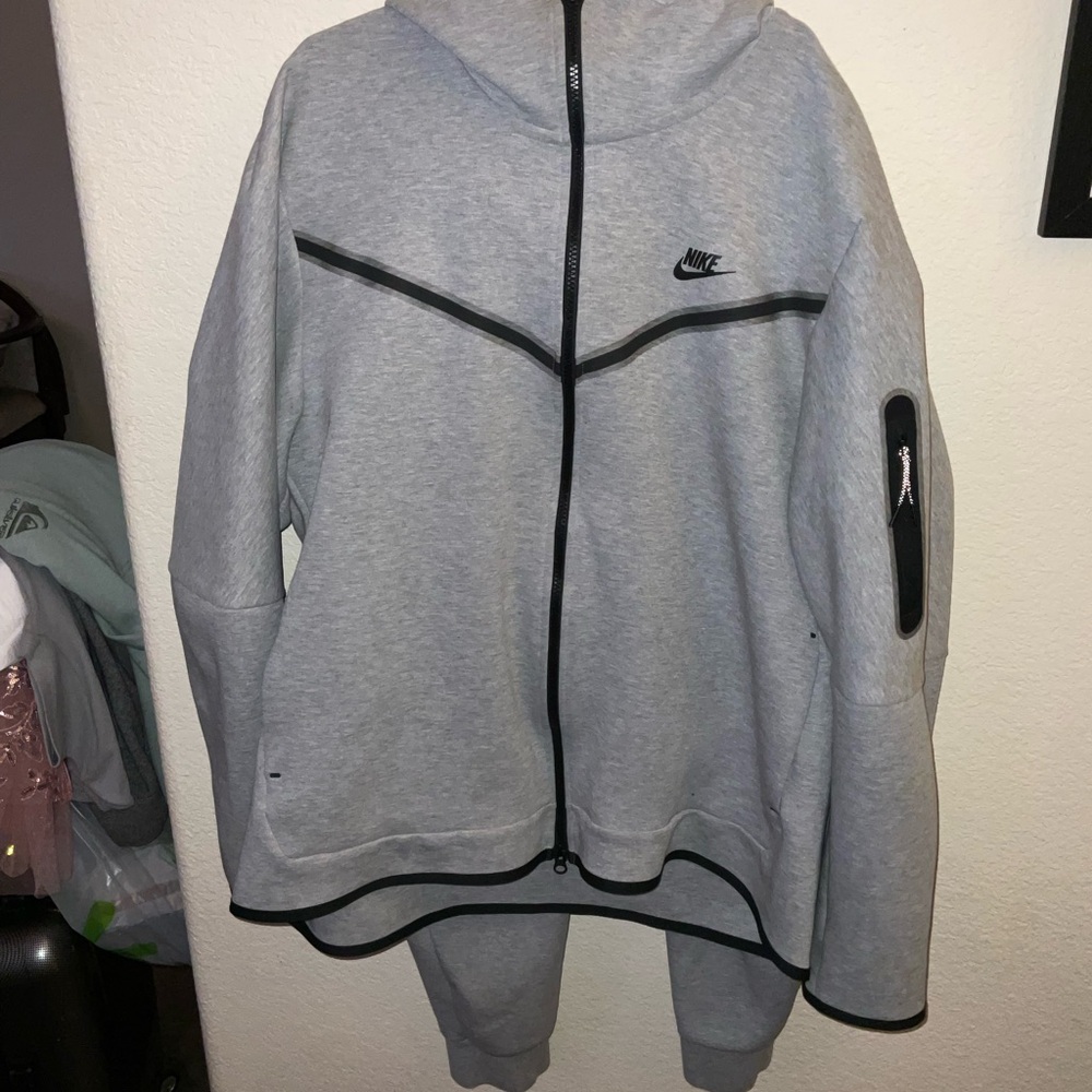 Nike Gray Tracksuit with Black Accents